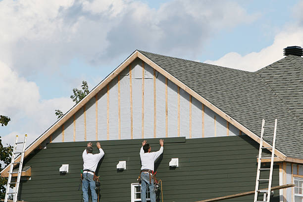 Professional Siding technician working in Flagtown, NJ